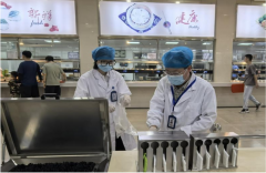 <strong>质检部工做人员细致引见了夏日食源性疾</strong> 